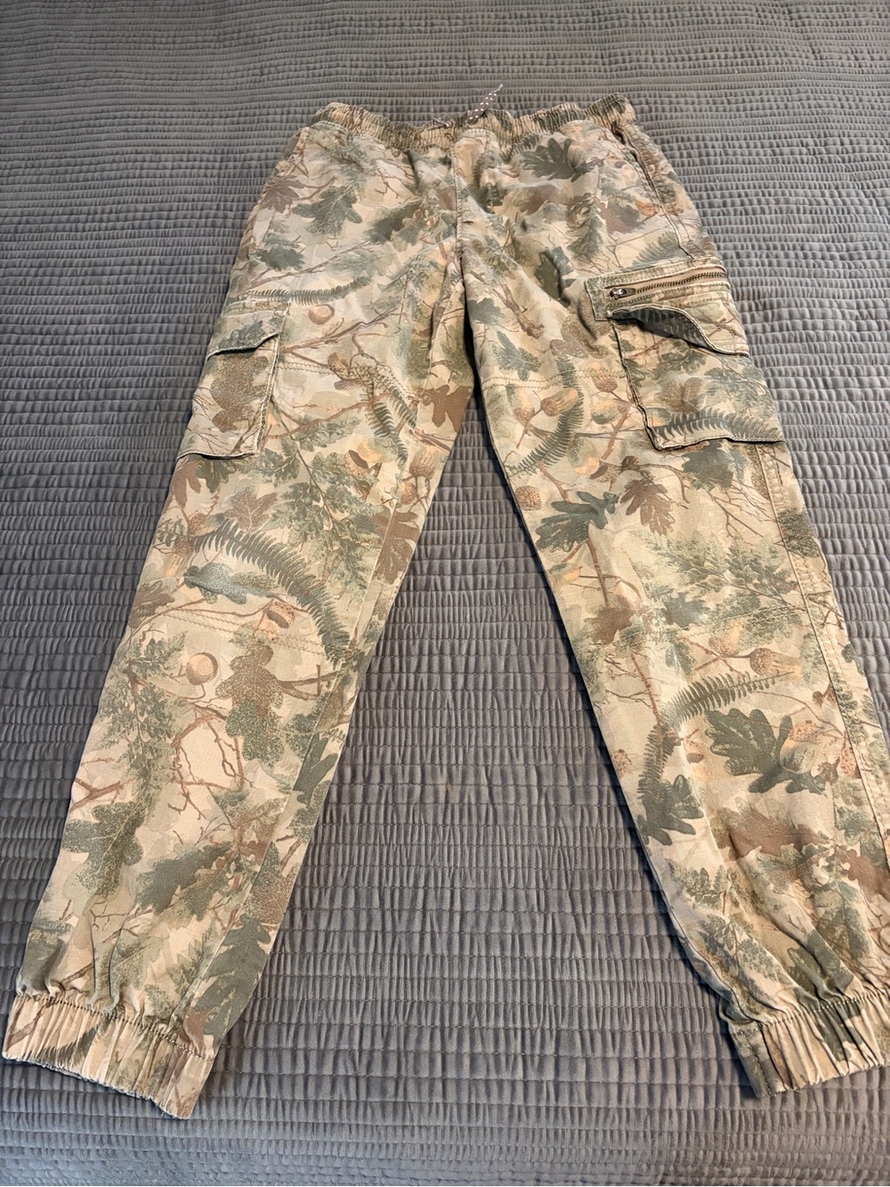 Sonoma Olive Green Cargo Pants with Tan Accents